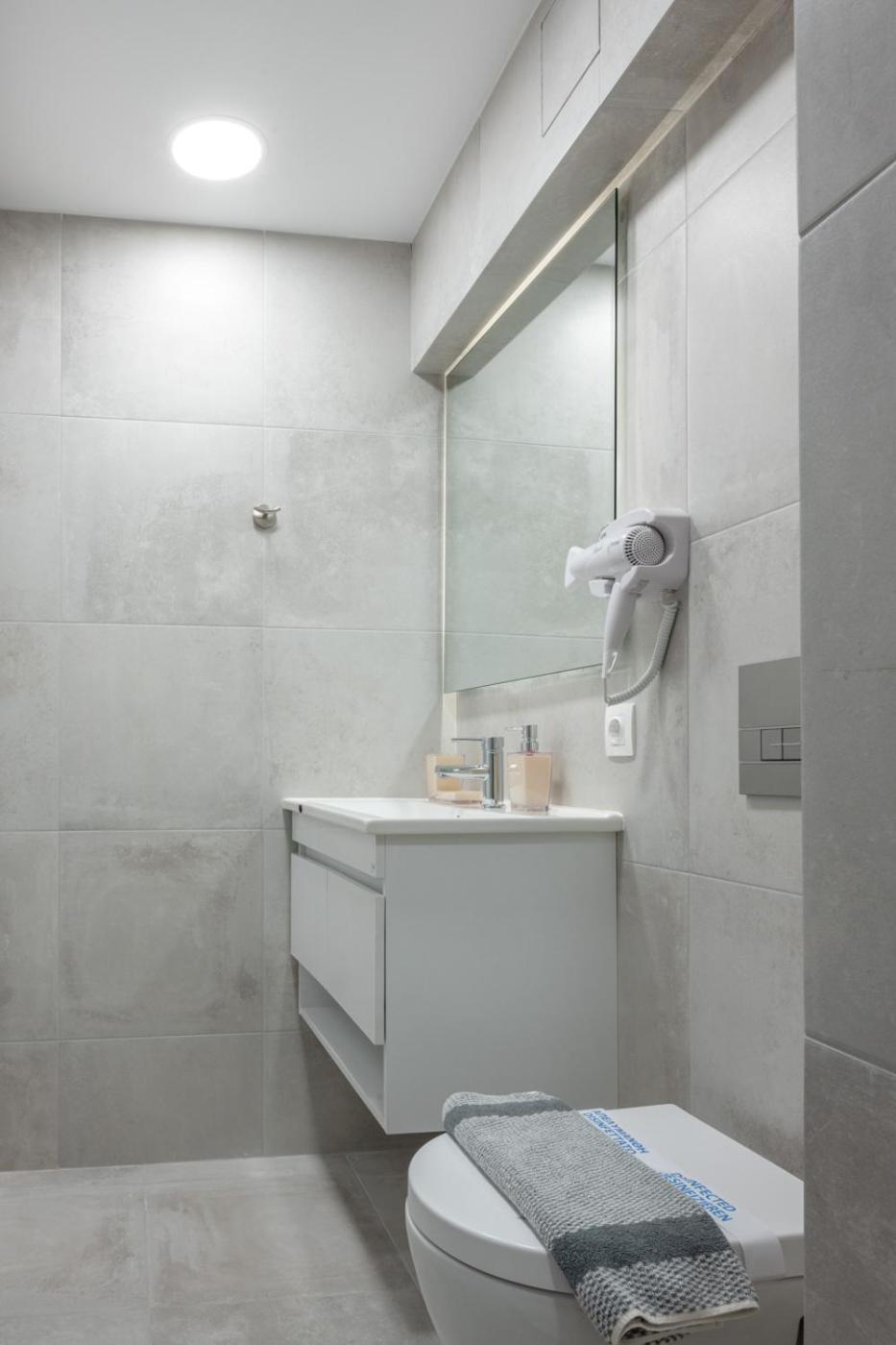 Monastiraki Urban Apartment *